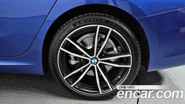 BMW 3-Series 330e M Sport