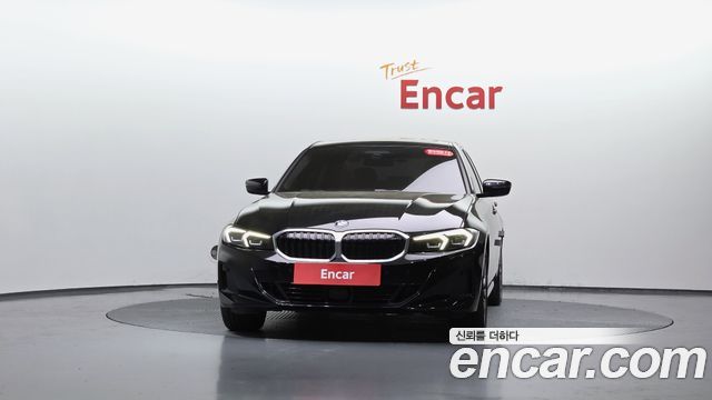 BMW 3-Series 320i