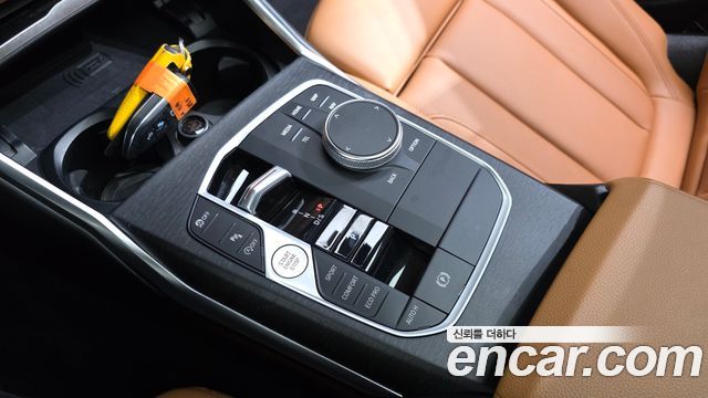 BMW 3-Series 320i