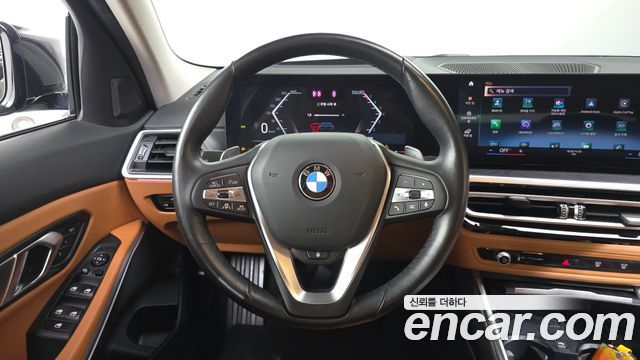 BMW 3-Series 320i