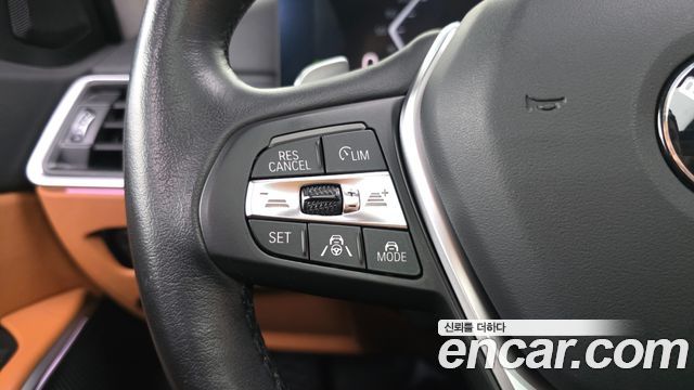 BMW 3-Series 320i