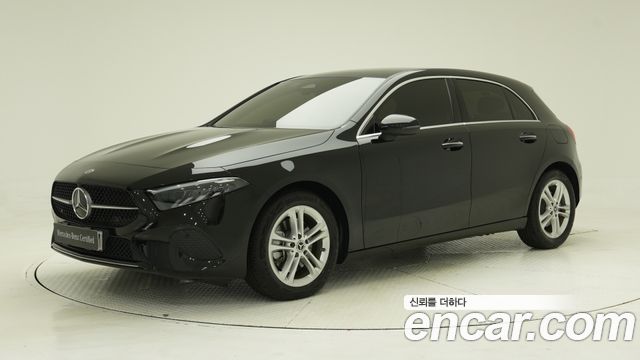 Mercedes-Benz A-Class A220 Hatchback