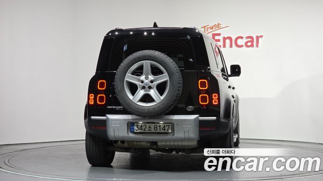Land Rover Defender 110 D240 SE
