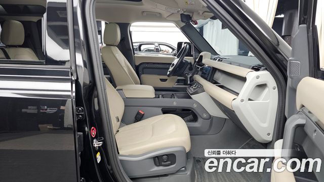 Land Rover Defender 110 D240 SE
