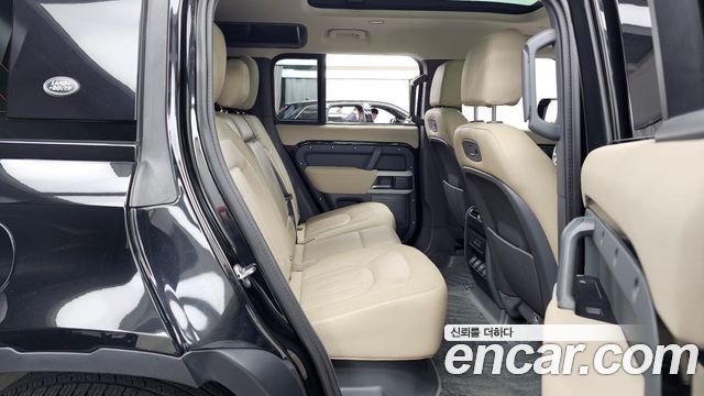 Land Rover Defender 110 D240 SE