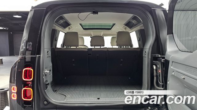Land Rover Defender 110 D240 SE