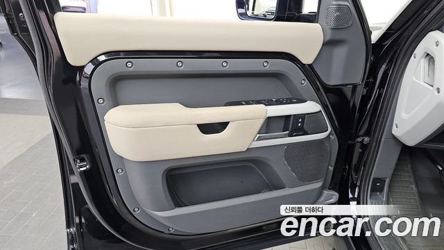 Land Rover Defender 110 D240 SE