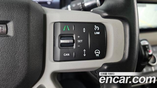 Land Rover Defender 110 D240 SE