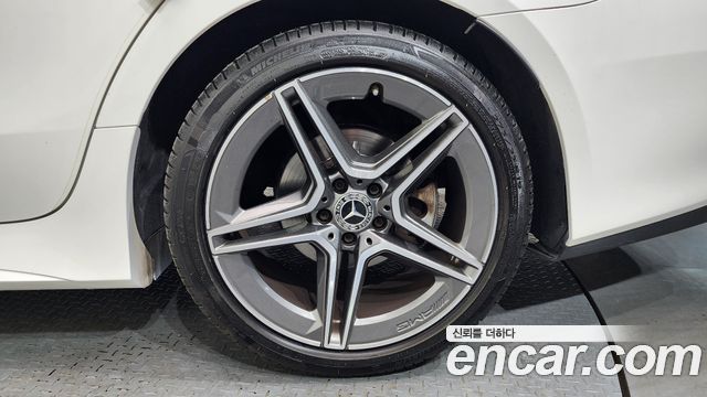 Mercedes-Benz CLS-Class CLS300d AMG Line