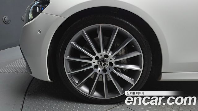 Mercedes-Benz E-Class E350 4MATIC AMG Line