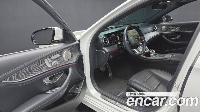 Mercedes-Benz E-Class E350 4MATIC AMG Line