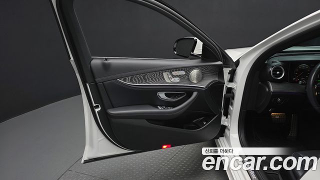 Mercedes-Benz E-Class E350 4MATIC AMG Line