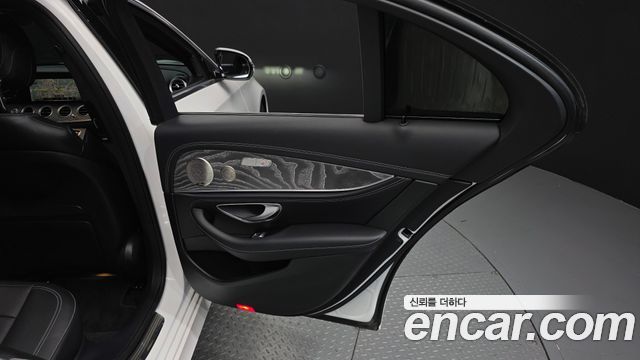 Mercedes-Benz E-Class E350 4MATIC AMG Line