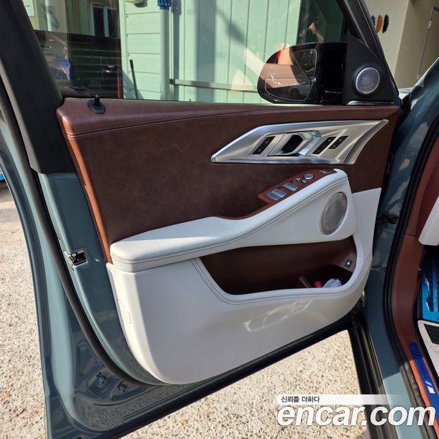 BMW XM 4.4