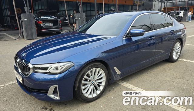 BMW 5-Series 520i Luxury