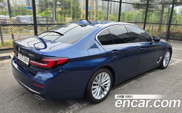 BMW 5-Series 520i Luxury