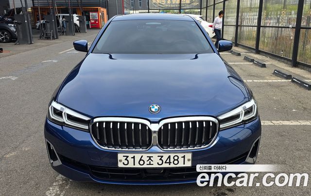 BMW 5-Series 520i Luxury