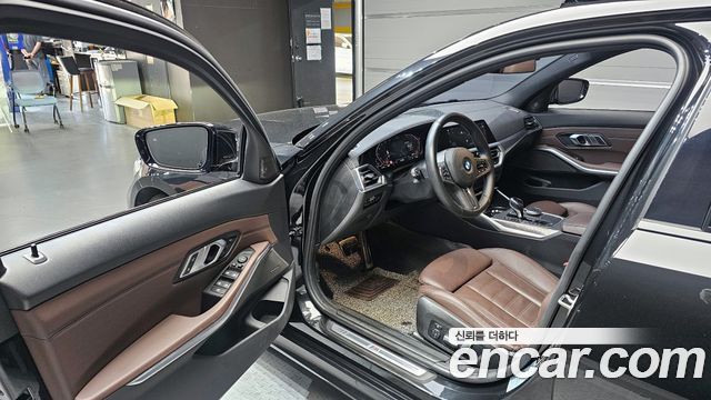 BMW 3-Series 330i xDrive M Sport