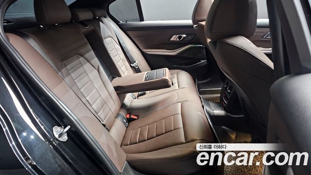 BMW 3-Series 330i xDrive M Sport
