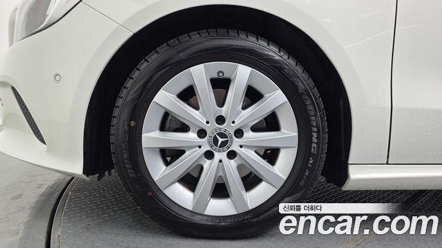 Mercedes-Benz A-Class A200