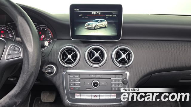 Mercedes-Benz A-Class A200