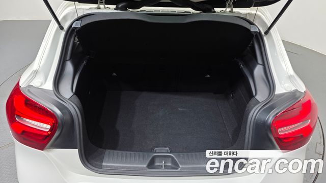 Mercedes-Benz A-Class A200