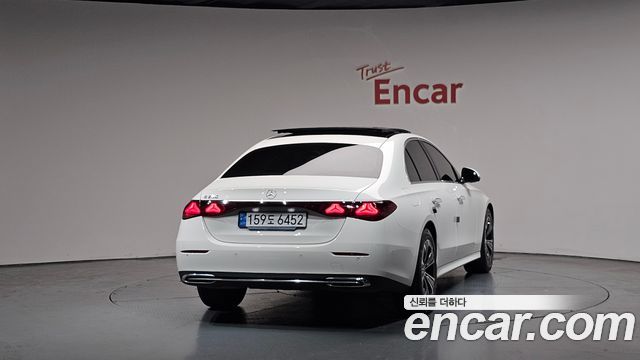 Mercedes-Benz E-Class E200 Avantgarde