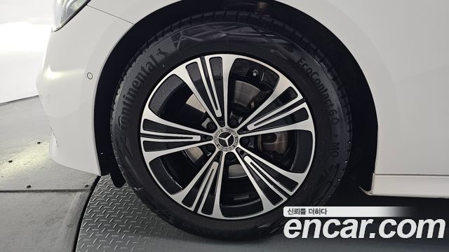 Mercedes-Benz E-Class E200 Avantgarde