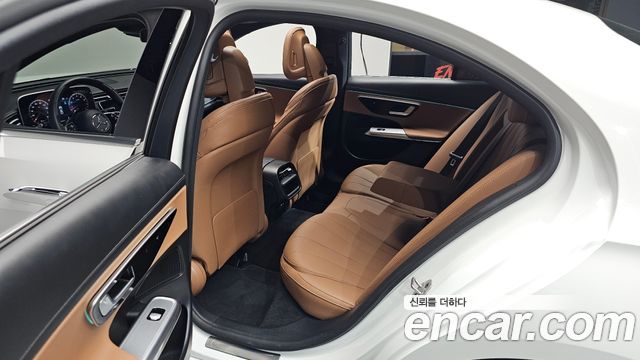 Mercedes-Benz E-Class E200 Avantgarde
