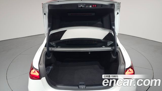 Mercedes-Benz E-Class E200 Avantgarde