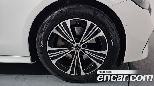 Mercedes-Benz E-Class E200 Avantgarde