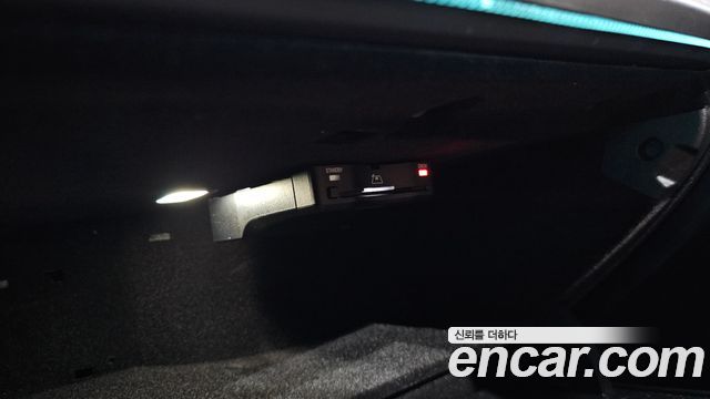 Mercedes-Benz E-Class E200 Avantgarde