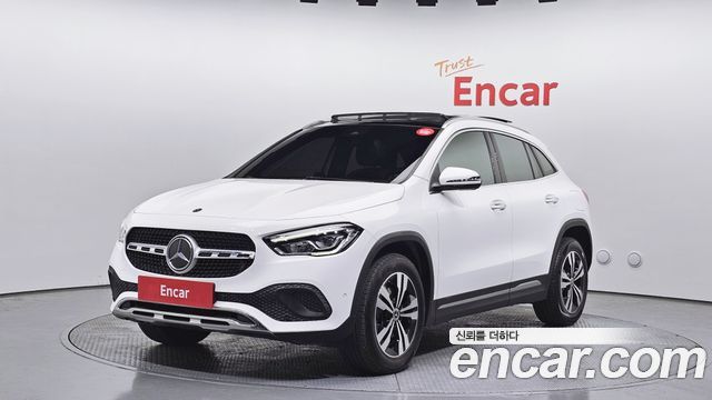 Mercedes-Benz GLA-Class GLA220