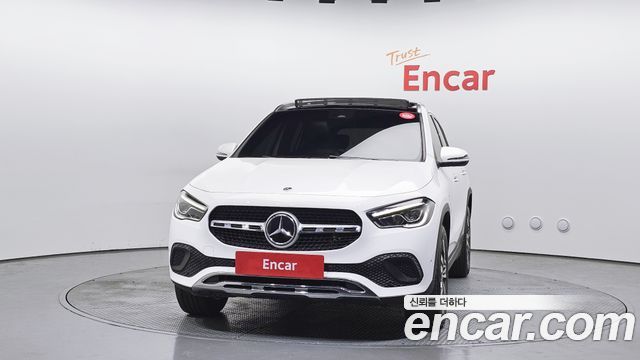 Mercedes-Benz GLA-Class GLA220