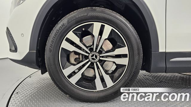 Mercedes-Benz GLA-Class GLA220