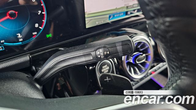 Mercedes-Benz GLA-Class GLA220