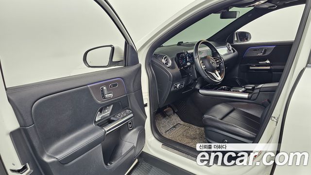 Mercedes-Benz GLA-Class GLA220