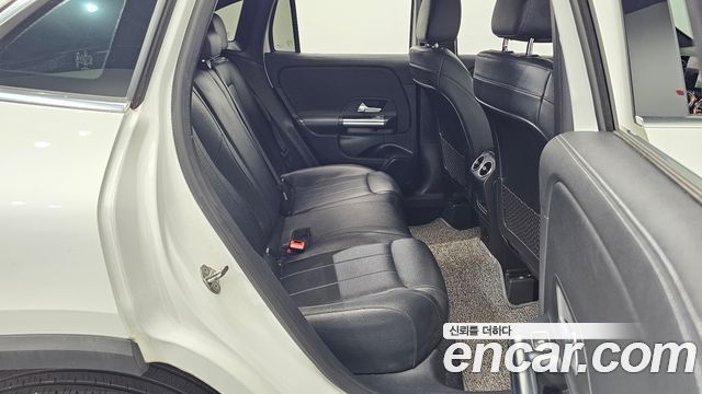 Mercedes-Benz GLA-Class GLA220