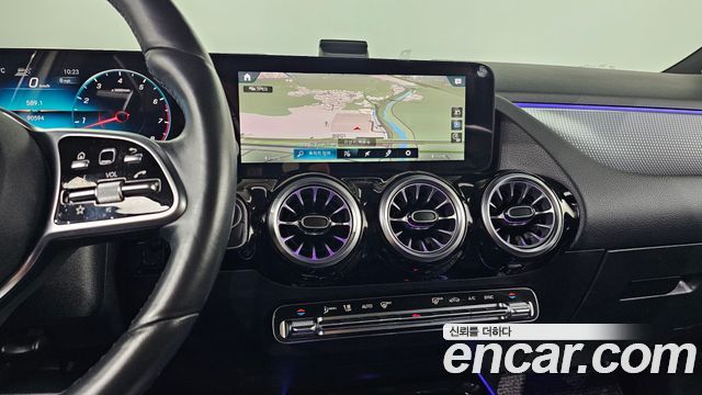 Mercedes-Benz GLA-Class GLA220
