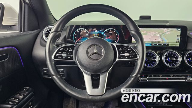 Mercedes-Benz GLA-Class GLA220