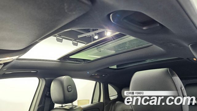 Mercedes-Benz GLA-Class GLA220