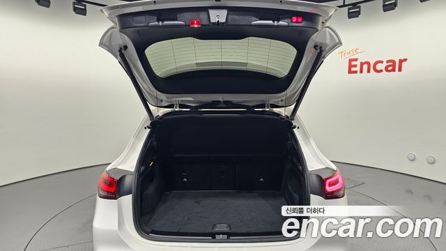 Mercedes-Benz GLA-Class GLA220