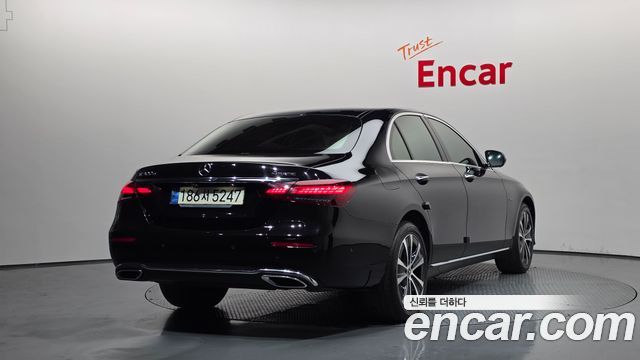 Mercedes-Benz E-Class E300e 4MATIC Exclusive