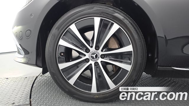 Mercedes-Benz E-Class E300e 4MATIC Exclusive