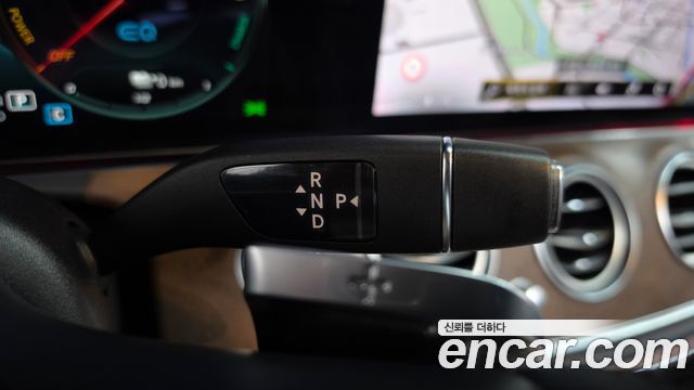 Mercedes-Benz E-Class E300e 4MATIC Exclusive