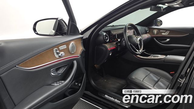 Mercedes-Benz E-Class E300e 4MATIC Exclusive