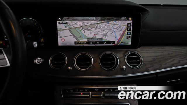 Mercedes-Benz E-Class E300e 4MATIC Exclusive