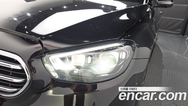 Mercedes-Benz E-Class E300e 4MATIC Exclusive