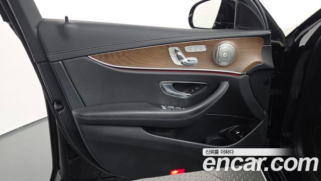Mercedes-Benz E-Class E300e 4MATIC Exclusive