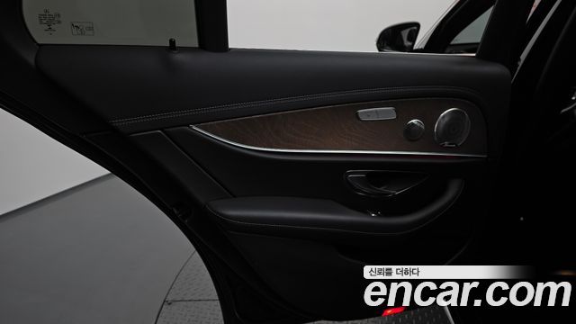 Mercedes-Benz E-Class E300e 4MATIC Exclusive